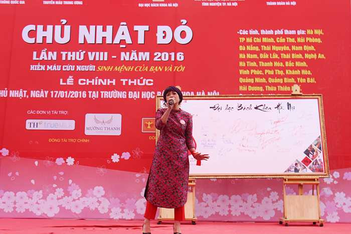 Chủ nhật đỏ lần thứ VIII