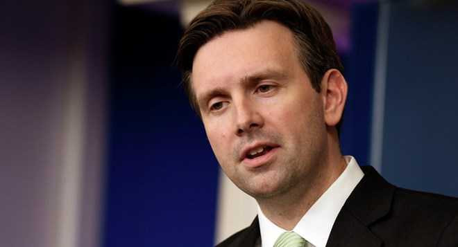 Phát ngôn viên Nhà Trắng Josh Earnest