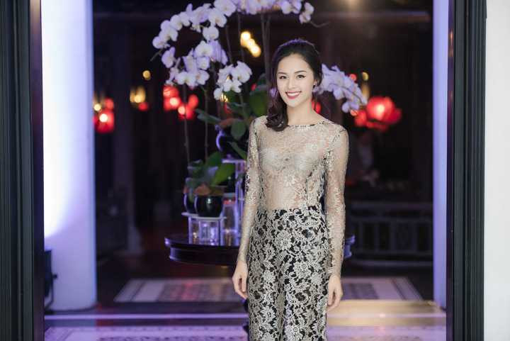 Dù được săn đón nhưng Hạ Vi khá kén chọn event để tham gia