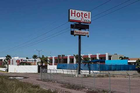 Doux nằm ngay dưới chân núi Bacobampo