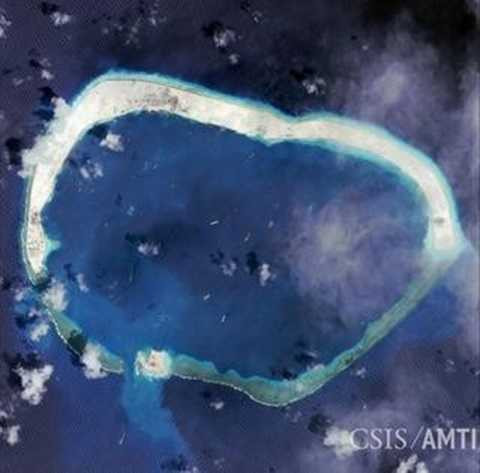Đường băng Trung Quốc xây trái phép trên đá Vành Khăn thuộc quần đảo Trường Sa của Việt Nam. Ảnh vệ tinh chụp hôm 8/1/2016 của CSIS 