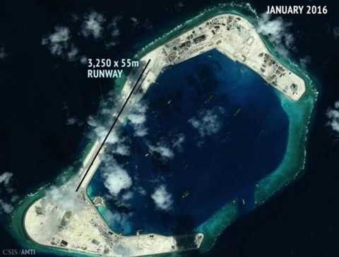 Đường băng dài 3.250 m và rộng 55 m mà Trung Quốc xây trái phép trên đá Xu Bi thuộc quần đảo Trường Sa của Việt Nam. Ảnh: CSIS