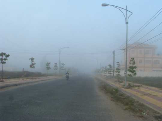 Đồng bằng sông Cửu Long bất ngờ chìm trong khí lạnh, sương mù