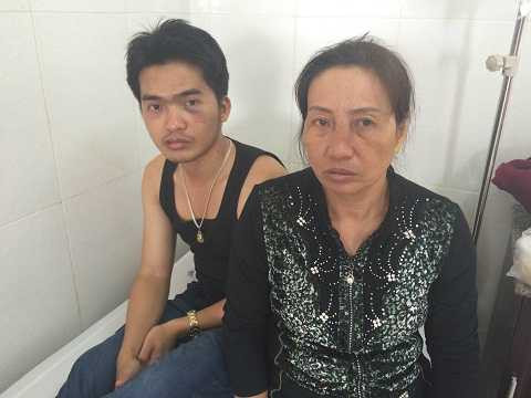 Gia đình bà Thảo tại bệnh viện