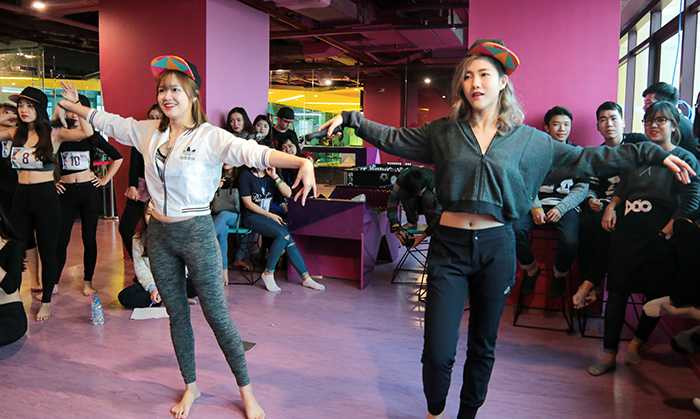 Nữ sinh Báo chí khoe vẻ đẹp thể hình, đọ sức thể thao