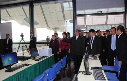 Trung tâm báo chí phục vụ Đại hội XII