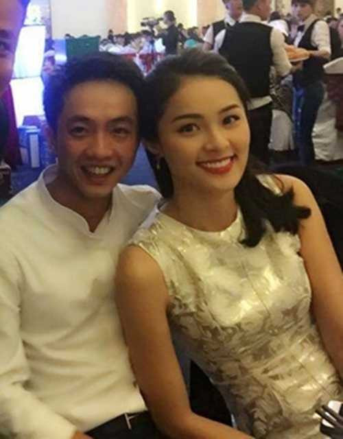 Từ khi yêu doanh nhân Quốc Cường, Hạ Vi không theo đuổi nghệ thuật quá nhiều. Cô tập trung hỗ trợ bạn trai công việc kinh doanh.