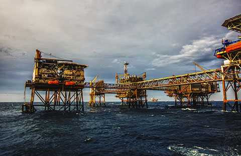 Ngành dầu khí trả lương cao ngất ngưởng. Ảnh: Fanpage Vietsovpetro