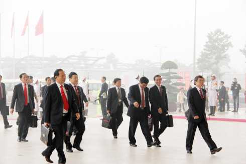  Tham dự Đại hội XII Đảng cộng sản Việt Nam có 1510 đại biểu, đại diện cho hơn 4,5 triệu đảng viên trên cả nước. Trong đó, đại biểu đương nhiên là 197 người, có 13 đại biểu chỉ định, đại biểu được bầu tại đại hội đảng bộ trực thuộc trung ương là 1.300 người (trên 86%).