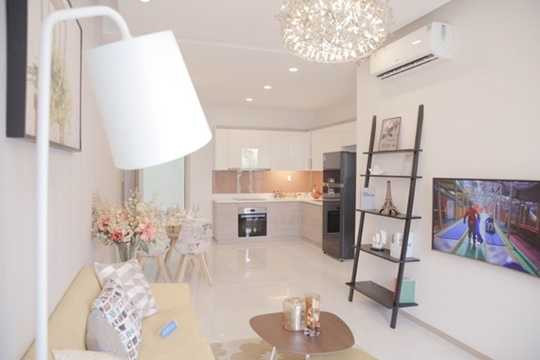 Cư dân có thể ngắm cảnh tàu thuyền tấp nập trên sông Sài Gòn và Kênh Tẻ ngay tại căn hộ của mình.