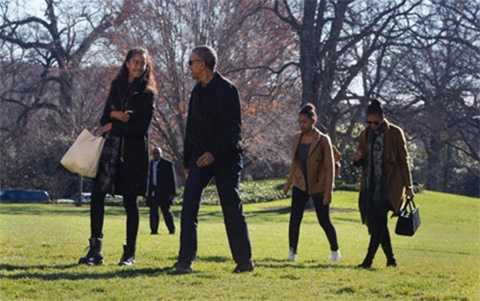 Gia đình Tổng thống Obama tại Nhà Trắng, ngày 3/1/2016 (Ảnh AFP)