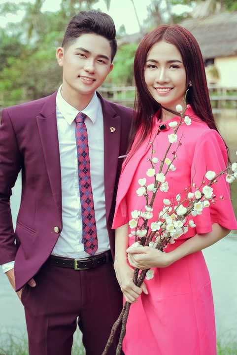 Qua một thời gian cộng tác trong những dự án thời trang và các show diễn đầy ăn ý, Phan Thị Mơ và Ray Võ như chắp thêm cánh khi có nữ nghệ sĩ Thiên Kim trợ giúp phần diễn xuất.