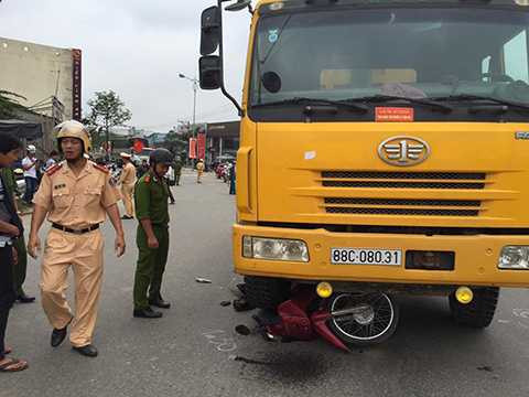 Xe ben, cán nát phương tiện, nạn nhân, thoát chết, trong gang tấc, Đà Nẵng, tai nạn nghiêm trọng, Nguyễn Tri Phương