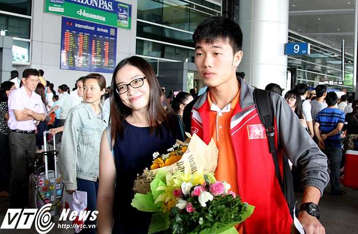 Xuân Trường vui vẻ 'tự sướng' cùng một bạn nữ nhận ra anh