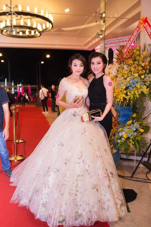 Cao Thái Hà và Tinna Tình.