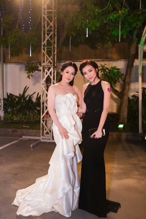 Cao Thái Hà đọ sắc cùng Nhật Kim Anh.