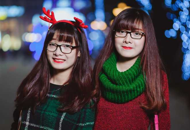 Cặp song sinh xinh đẹp, học giỏi Thủy Thu - Thu Thủy.