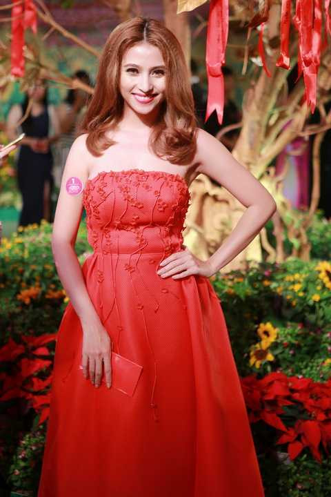 Ca sĩ Việt My đang tham gia cùng lúc 2 phim truyền hình và điện ảnh. Với cô ca sĩ năng động này được làm việc là niềm vui của cô