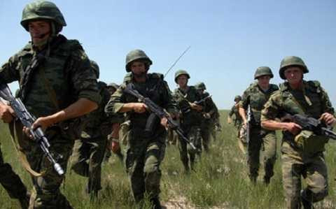 Quân đội Nga được điều động đến giáp biên giới Thổ Nhĩ Kỳ. (Ảnh: AP) Quân đội Nga được điều động đến giáp biên giới Thổ Nhĩ Kỳ. (Ảnh: AP)