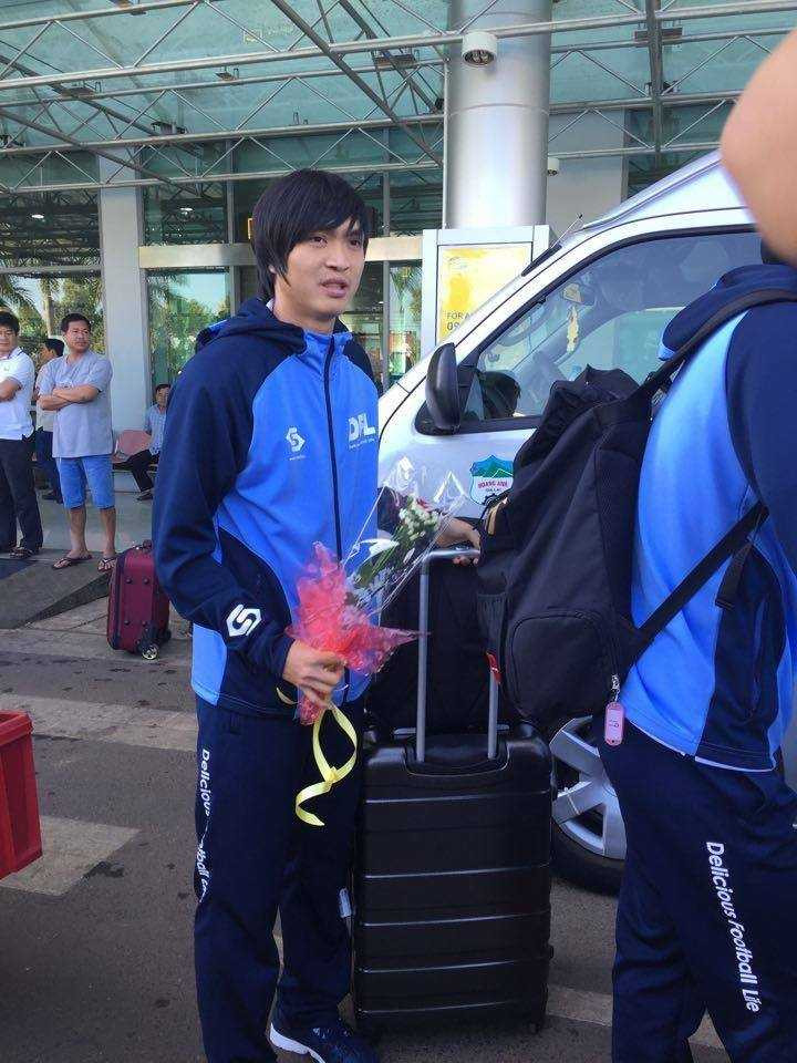 Tuấn Anh về Gia Lai sáng nay