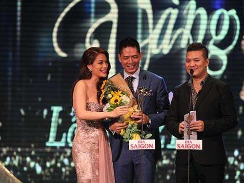 Nam diễn viên Bình Minh với giải thưởng Nam diễn viên phim điện ảnh - truyền hình xuất sắc nhất