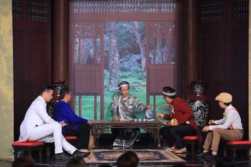 Hoài Linh thử thách bốn khách mời bằng cuộc thi kén rể. 