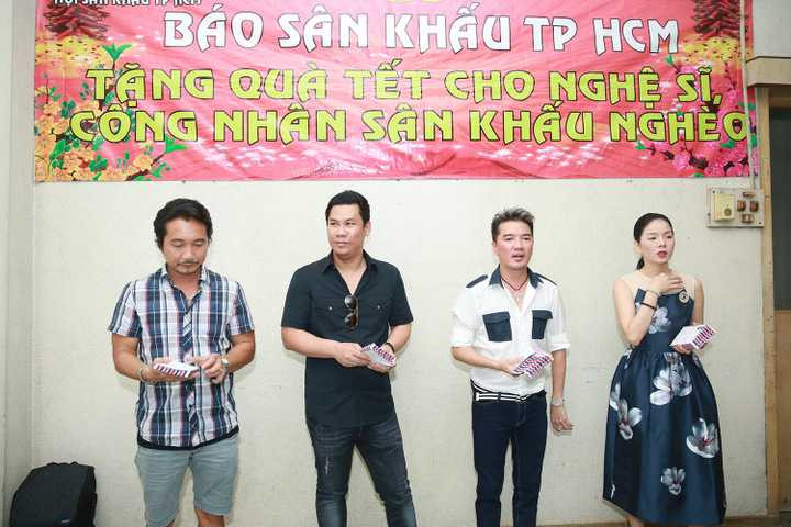 Được mệnh danh là Ông hoàng nhạc Việt, tuy nhiên ở ngoài đời, Đàm Vĩnh Hưng là một trong các nghệ sỹ chăm làm thiện nguyện. Anh cho biết, hầu như ngày này trong điện thoại và facebook của anh cũng nhận được rất nhiều các thông tin về những hoàn cảnh hiểm nghèo trên khắp mọi miền tổ quốc, anh không ngần ngại chia sẻ đôi khi anh cảm thấy bị ám ảnh.