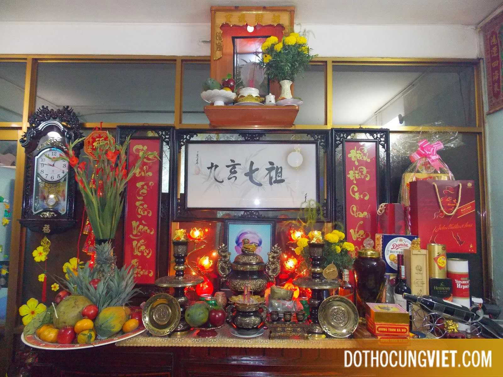 Những lưu ý không thể bỏ qua khi bài trí bàn thờ ngày Tết