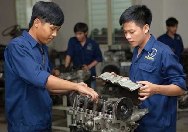 Ngành hoc ra trường dễ kiếm việc làm