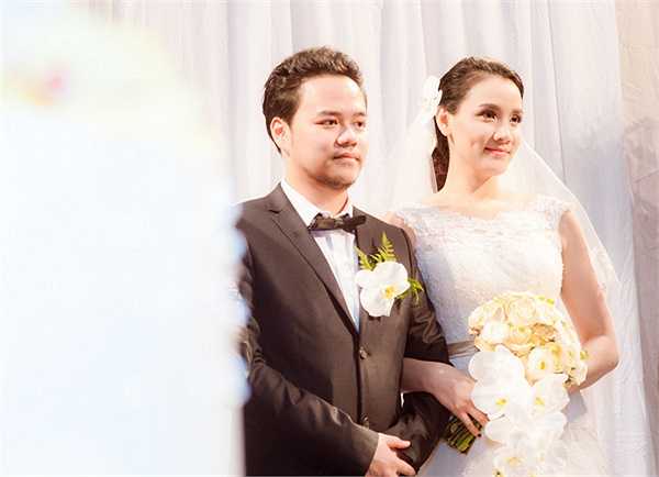 Trang Nhung đẹp đôi bên vị hôn phu của mình