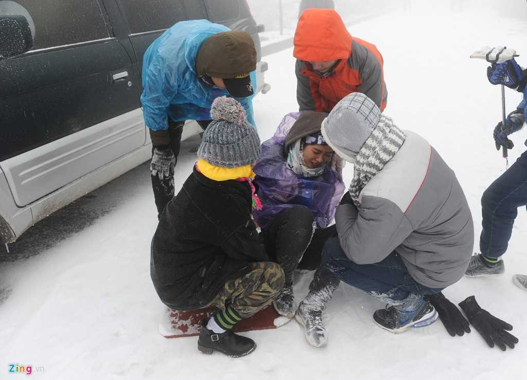 Trò chơi mới lạ, vừa mới phát sinh đã nhanh chóng trở thành trào lưu ở nơi đây.