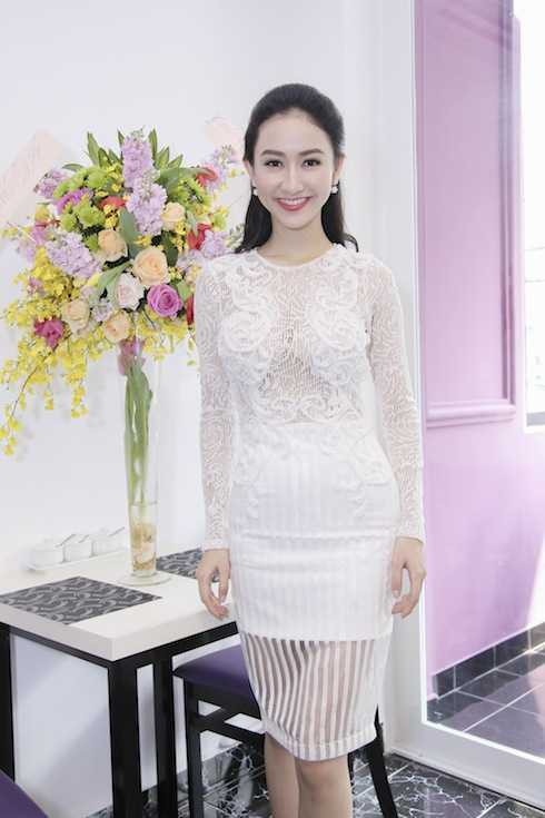 Á hậu Hà Thu xuyên thấu sexy