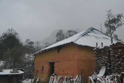 Lào Cai vẫn trắng xóa, chưa có dấu hiệu giảm băng tuyết