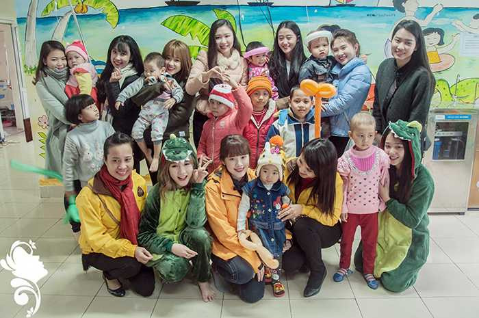 Nữ sinh báo chí đã có những trải nghiệm thú vị, đầy ý nghĩa khi tham gia vào các hoạt động từ thiện