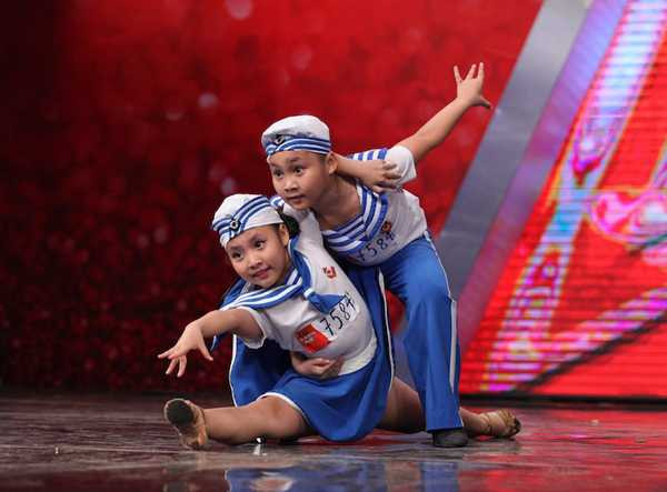 Hoàng Gia Linh, sinh năm 2006, Lớp 4C - trường Tiểu học Nghĩa Tân.