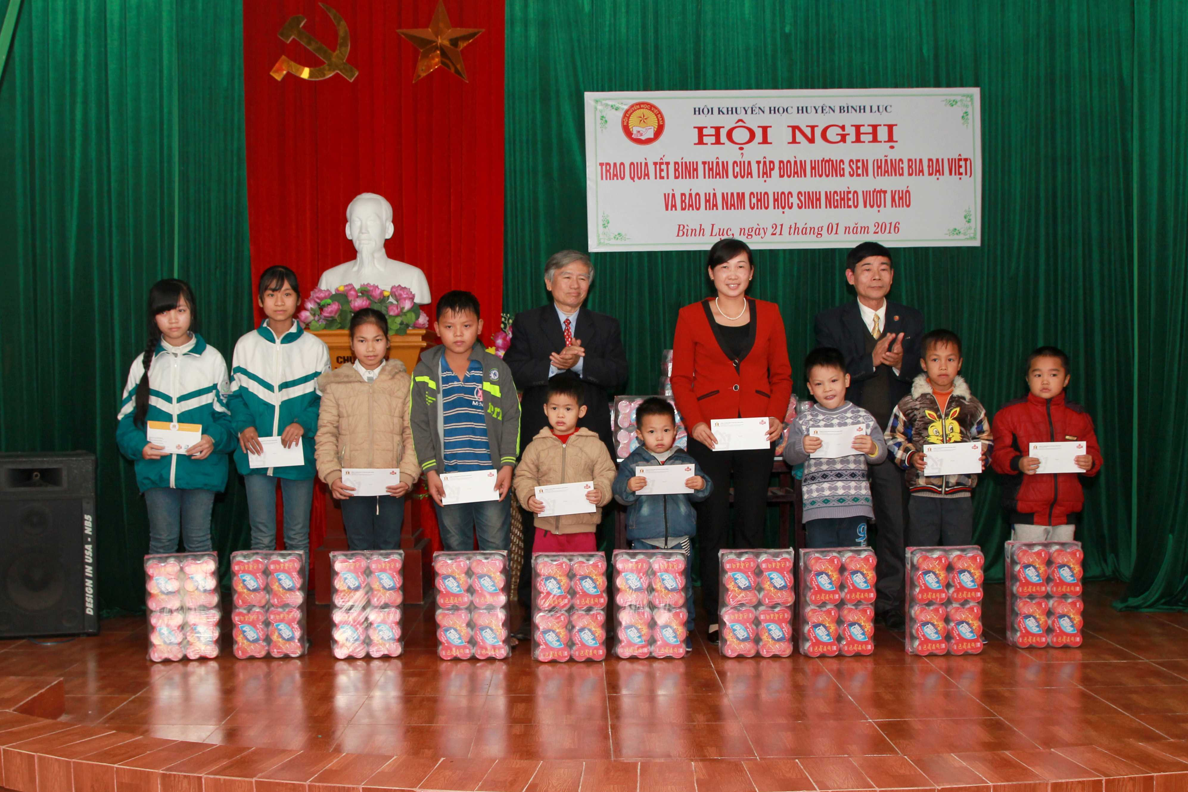 Tập đoàn Hương Sen khởi động 'chương trình 2016 phần quà'