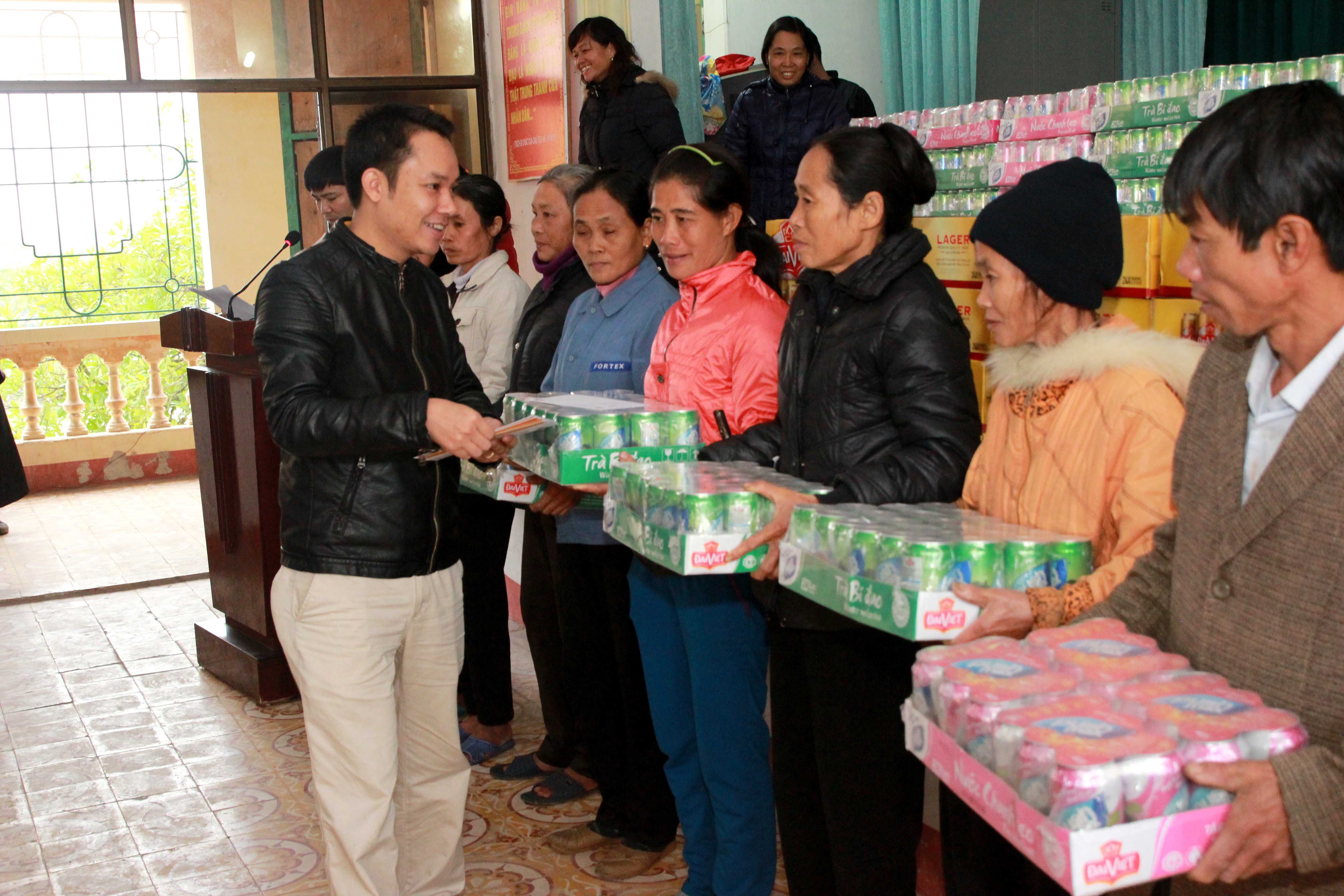 Tập đoàn Hương Sen khởi động 'chương trình 2016 phần quà'