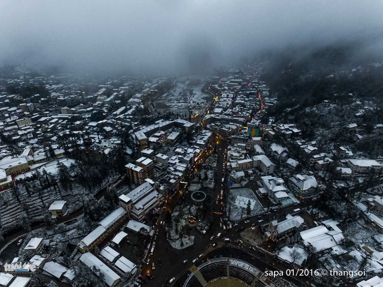 Toàn cảnh Sa Pa trắng xoá nhìn từ trên cao