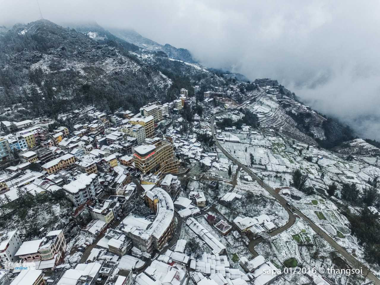 Toàn cảnh Sa Pa trắng xoá nhìn từ trên cao