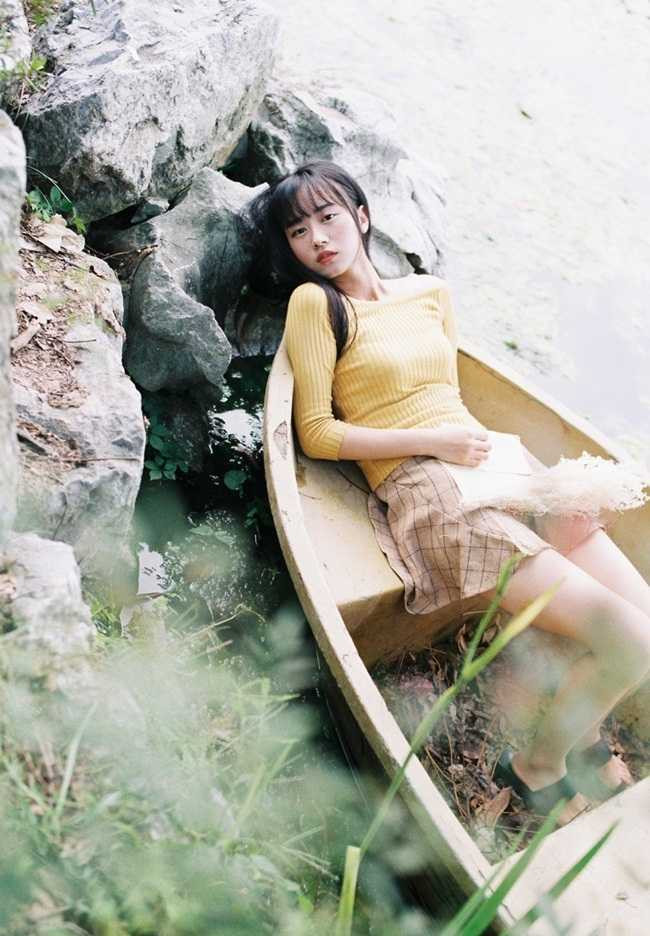 Nữ sinh xinh đẹp trường Mỹ thuật