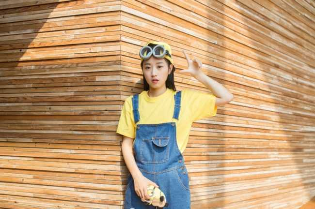 Nữ sinh xinh đẹp trường Mỹ thuật