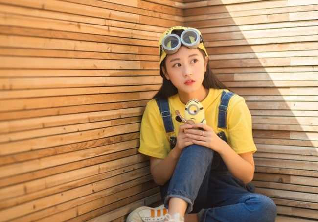 Nữ sinh xinh đẹp trường Mỹ thuật