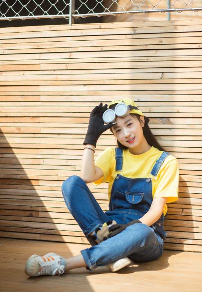 Nữ sinh xinh đẹp trường Mỹ thuật