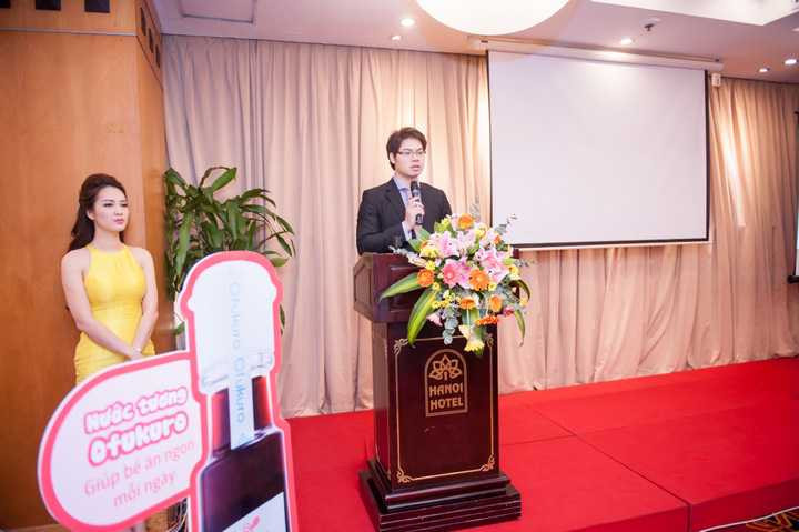 Là bà mẹ trẻ nên Thụy Vân rất quan tâm đến dinh dưỡng hàng ngày cho con trai mình.