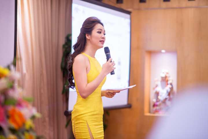 Thuỵ Vân chia sẻ kinh nghiệm dùng nước hầm xương ninh, nhừ cho bé ăn chưa chắc đã đủ dinh dưỡng cho bé mà còn làm tăng hàm lượng axit béo trong cơ thể bé.