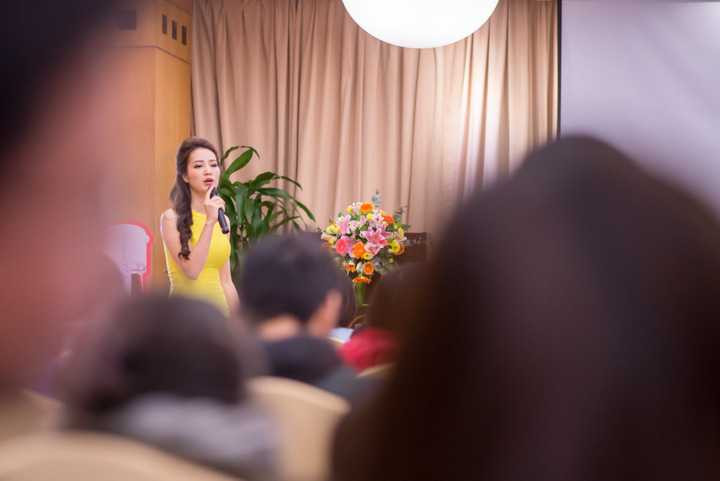 Thuỵ Vân chia sẻ kinh nghiệm dùng nước hầm xương ninh, nhừ cho bé ăn chưa chắc đã đủ dinh dưỡng cho bé mà còn làm tăng hàm lượng axit béo trong cơ thể bé.