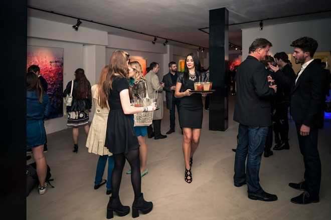 Hai chàng trai làm giàu từ mạng xã hội