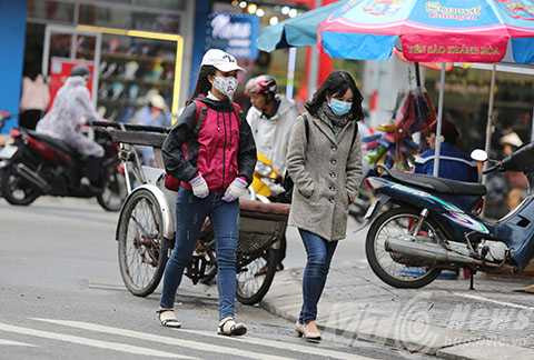 Người Đà Nẵng, co ro, lạnh bất ngờ, lười ra đường, bịt kín