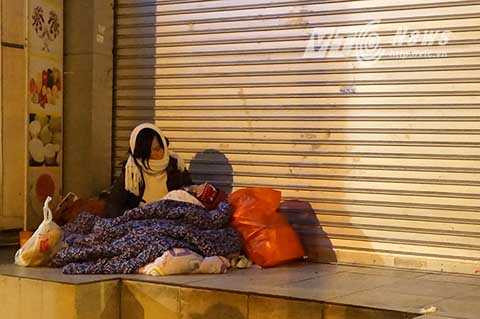 Giấc ngủ lạnh lẽo, không nhà, không cửa của người vô gia cư . 