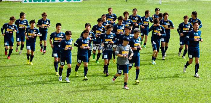 Yokohama là tập thể trầm lặng và nghiêm túc (ảnh: Hùng Linh)